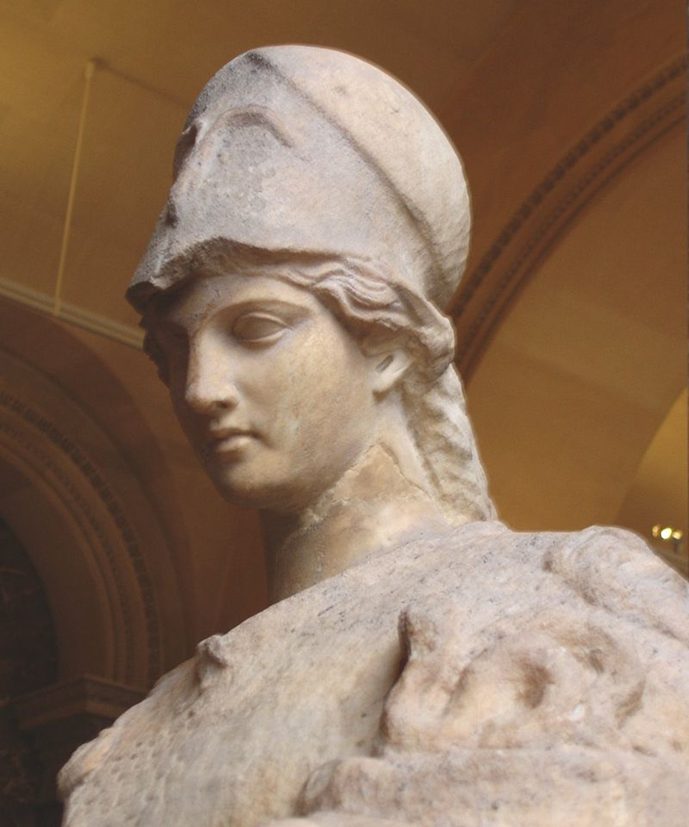 Atenea llevando a Erictonio, la serpiente, en una canasta. Detalle de escultura de mármol romana del siglo I – II.
